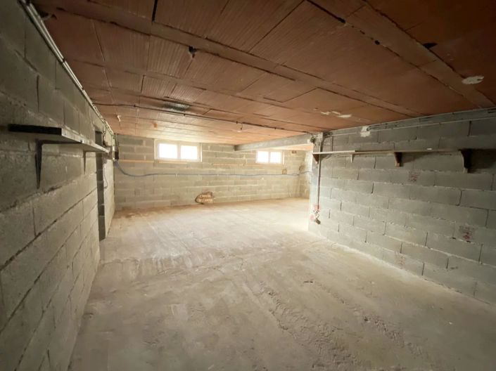 Image No.11-3 Bed House for sale