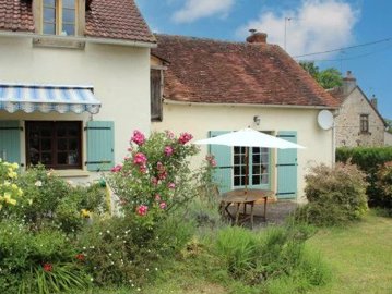 1 - Saint-Benoît-du-Sault, House