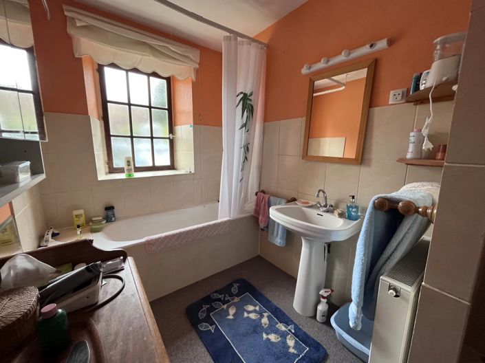 Image No.7-4 Bed House for sale