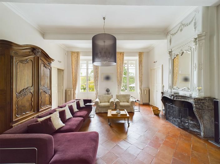 Image No.5-8 Bed House for sale