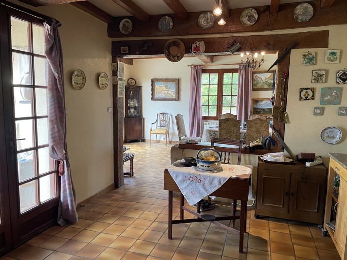 Image No.7-5 Bed House for sale