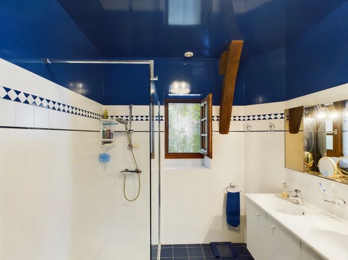 Image No.10-6 Bed House for sale