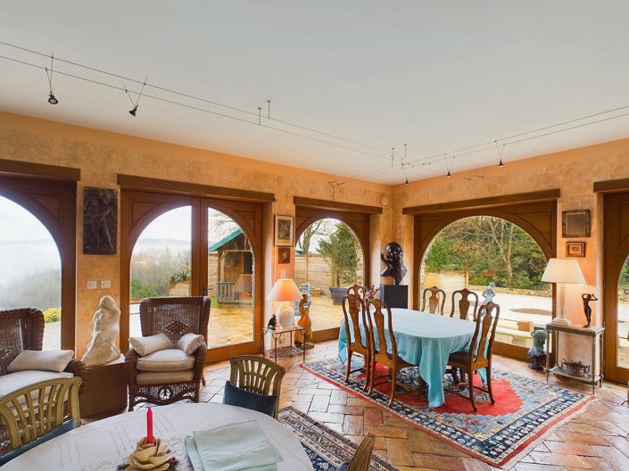 Image No.8-9 Bed House for sale