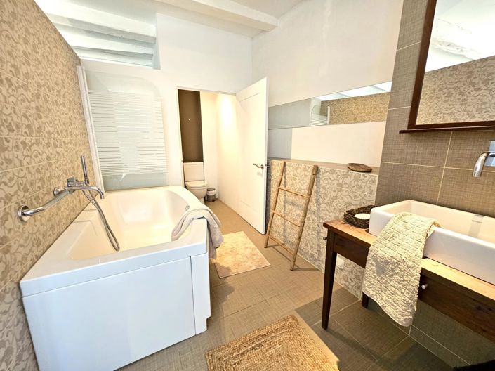 Image No.7-6 Bed House for sale