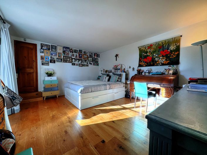 Image No.11-10 Bed House for sale