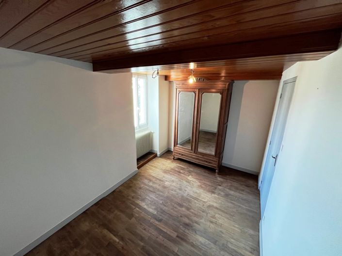 Image No.6-3 Bed House for sale