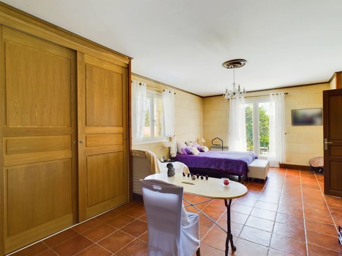 Image No.8-4 Bed House for sale