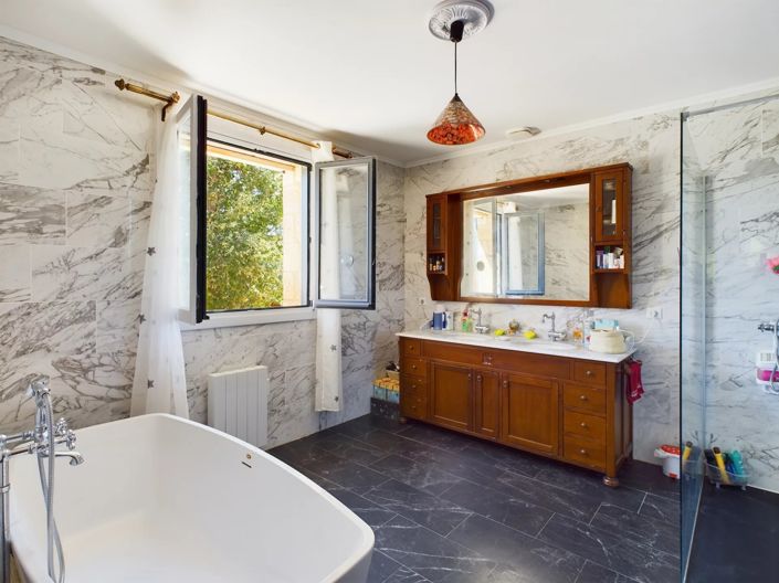 Image No.9-4 Bed House for sale
