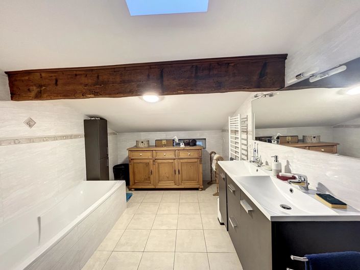 Image No.12-4 Bed House for sale