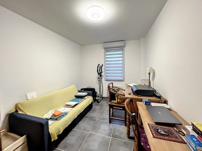 Image No.15-4 Bed House for sale