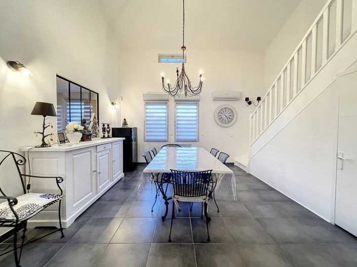 Image No.6-4 Bed House for sale