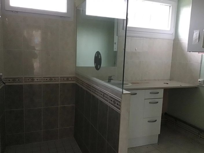 Image No.8-5 Bed House for sale