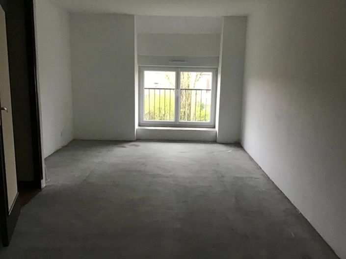 Image No.9-5 Bed House for sale