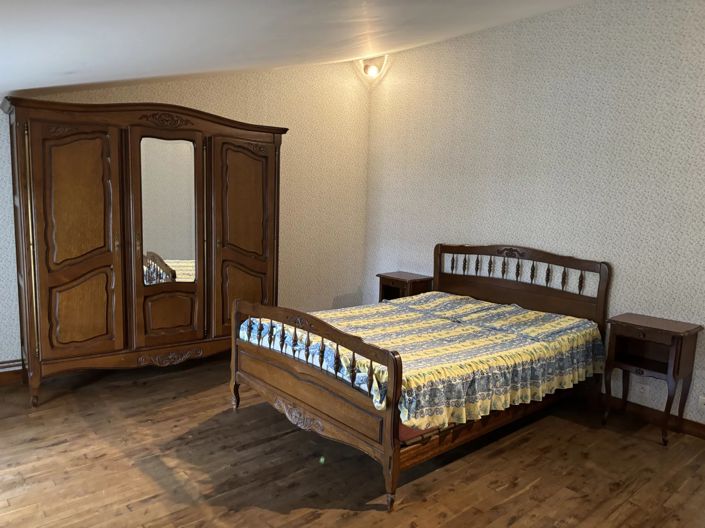 Image No.10-3 Bed House for sale