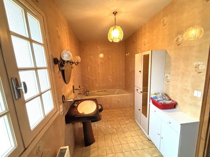 Image No.8-3 Bed House for sale