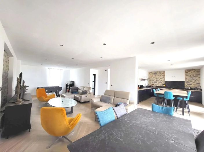 Image No.2-6 Bed Village House for sale