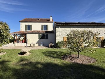1 - Charente, Maison