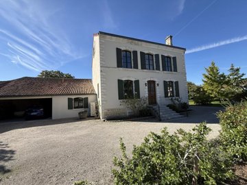 1 - Charente, House
