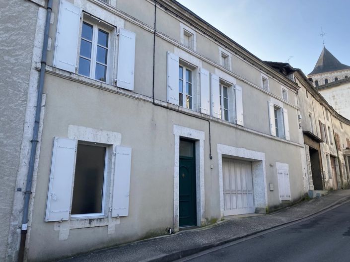 Image No.1-Maison de village de 3 chambres à vendre à Charente