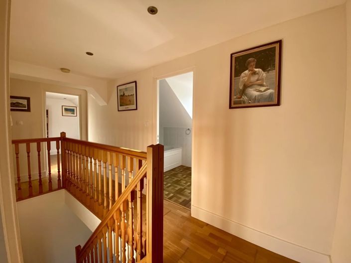Image No.10-3 Bed House for sale
