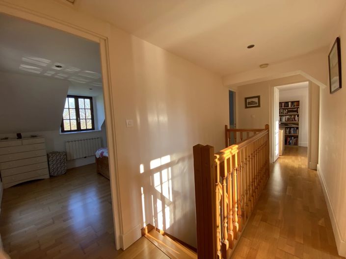 Image No.11-3 Bed House for sale