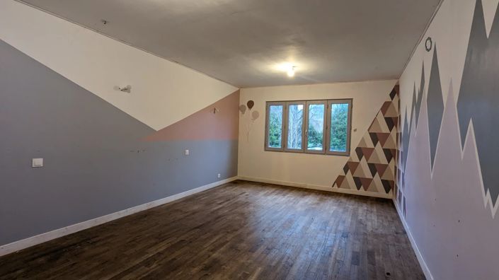 Image No.7-7 Bed Village House for sale