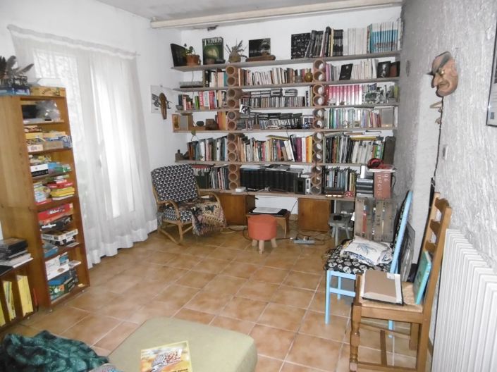 Image No.8-2 Bed House for sale