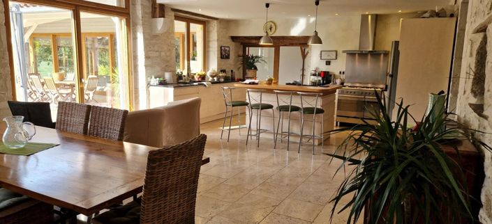 Image No.4-9 Bed House for sale