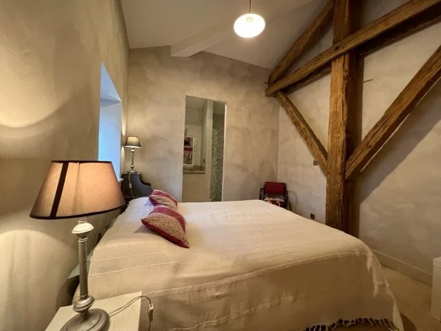 Image No.10-9 Bed House for sale