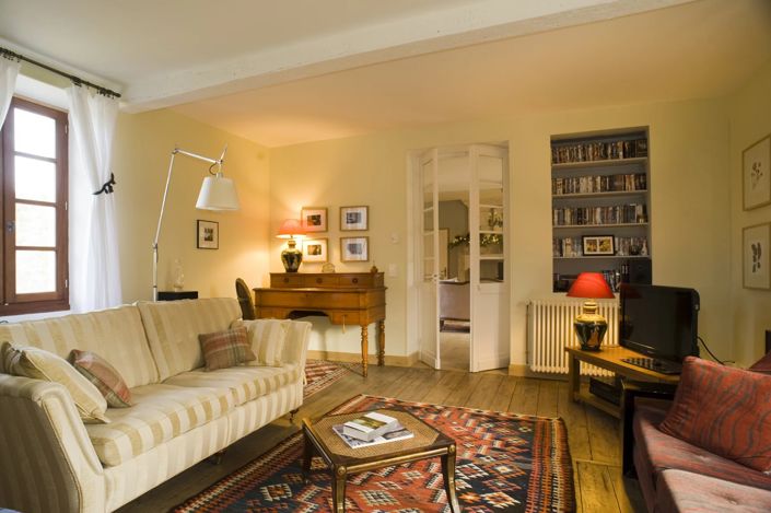 Image No.8-5 Bed House for sale