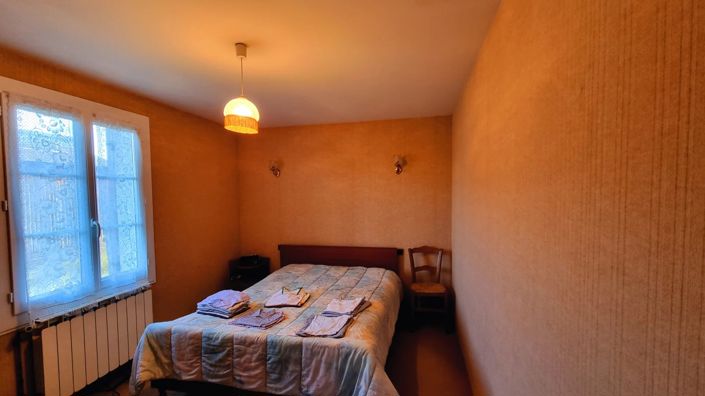 Image No.7-6 Bed House for sale