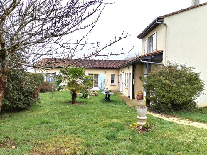 Image No.1-4 Bed House for sale