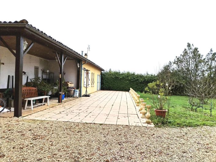 Image No.2-4 Bed House for sale