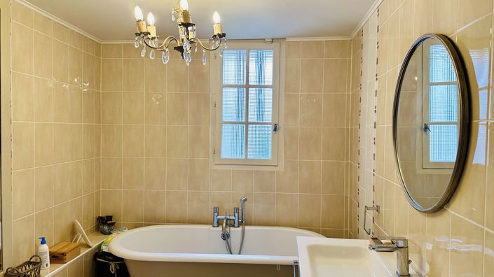 Image No.11-5 Bed House for sale