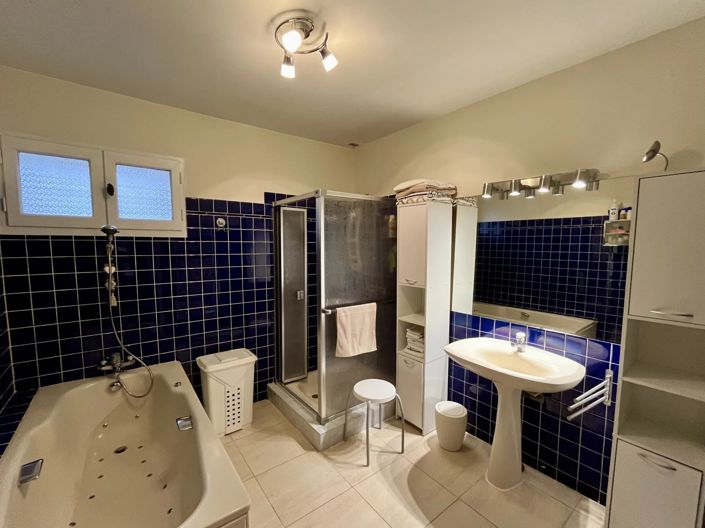 Image No.14-6 Bed House for sale