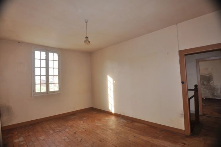 Image No.7-2 Bed House for sale