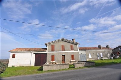 1 - La Roche-Chalais, House