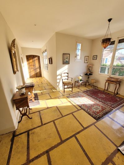 Image No.10-5 Bed House for sale