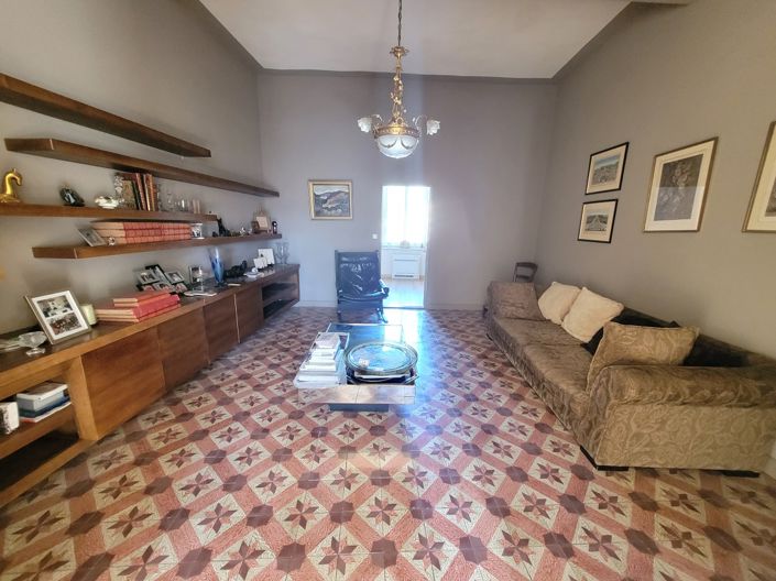 Image No.11-5 Bed House for sale