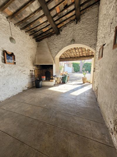 Image No.7-5 Bed House for sale