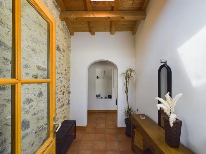 Image No.6-11 Bed House for sale
