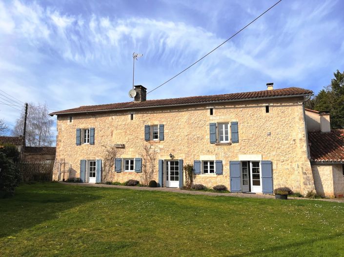 Image No.1-Maison de 6 chambres à vendre à La Rochebeaucourt-et-Argentine
