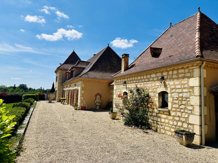 Image No.1-7 Bed House for sale
