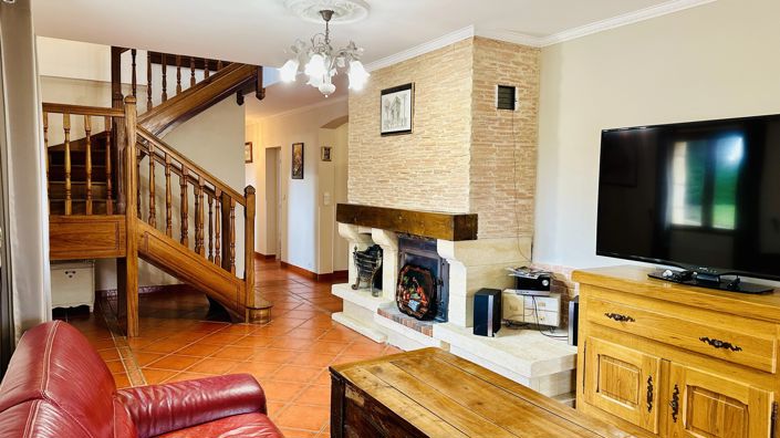 Image No.5-7 Bed House for sale