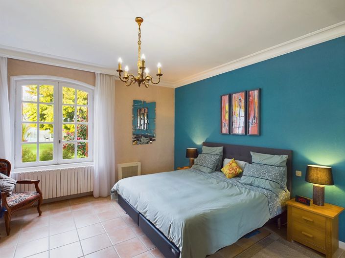 Image No.8-4 Bed House for sale