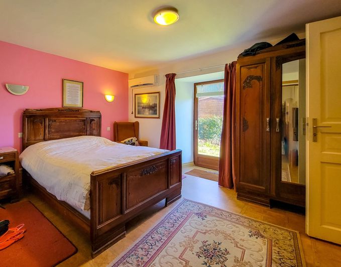 Image No.8-4 Bed House for sale