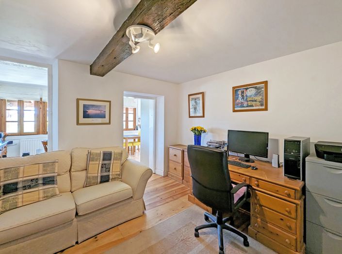 Image No.5-8 Bed House for sale