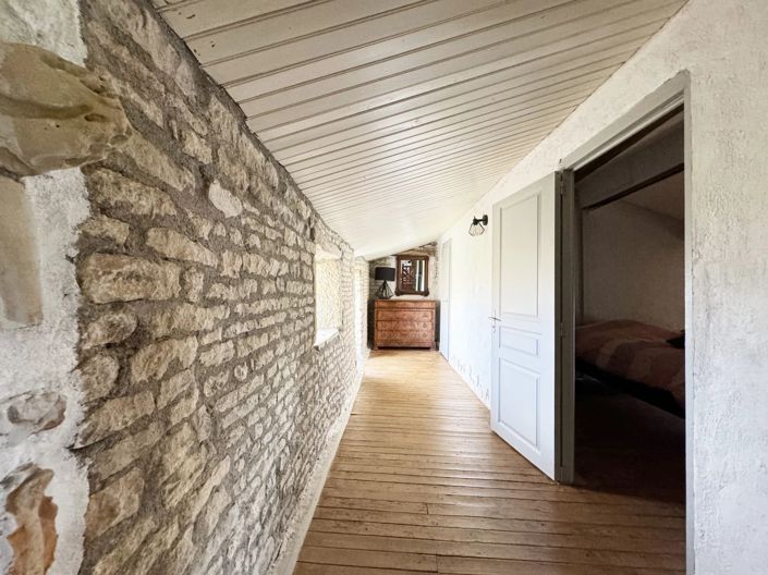 Image No.10-3 Bed House for sale