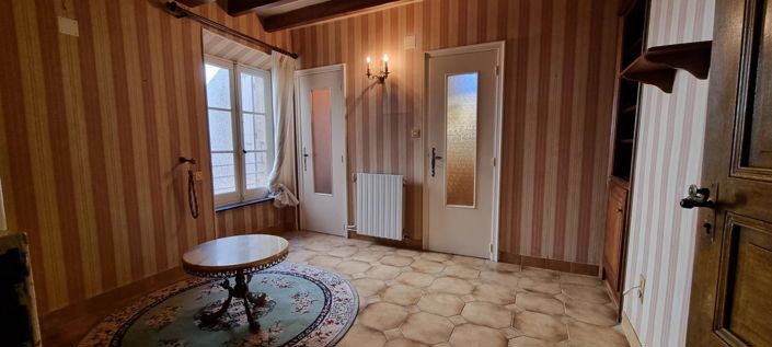 Image No.9-6 Bed House for sale