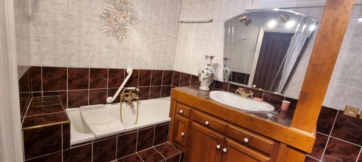 Image No.11-6 Bed House for sale